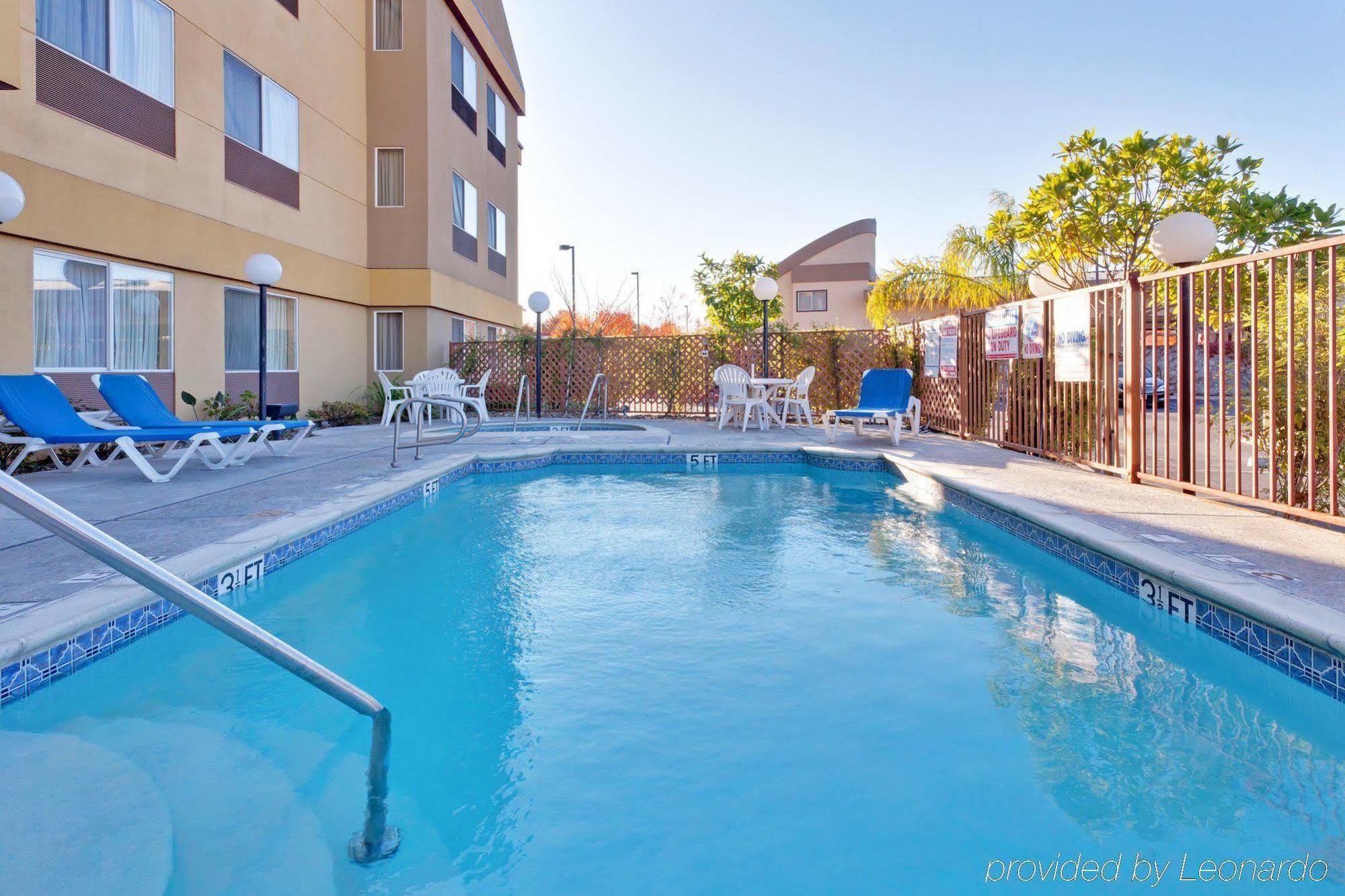 La Quinta By Wyndham Dublin - Pleasanton Otel Dış mekan fotoğraf